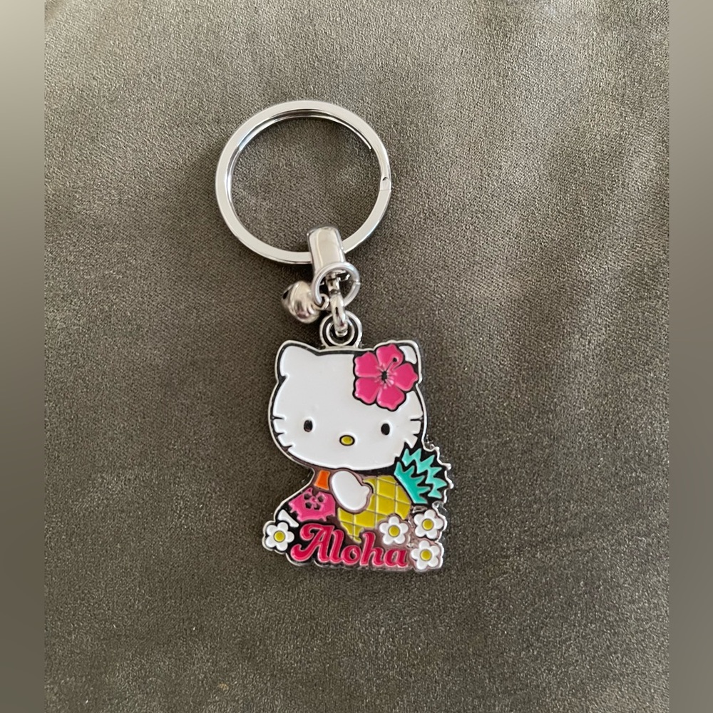 Hello Kitty pineapple 🍍 keychain
